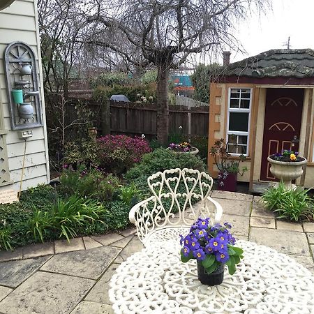 Ellie'S Place On City Park Launceston Eksteriør bilde